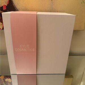 Kylie cosmetics advert calendar empty box